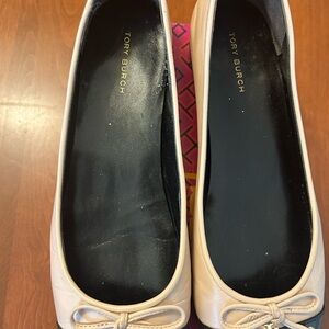 Tory Burch Cream Leather Ballet Flats with Bow Detail